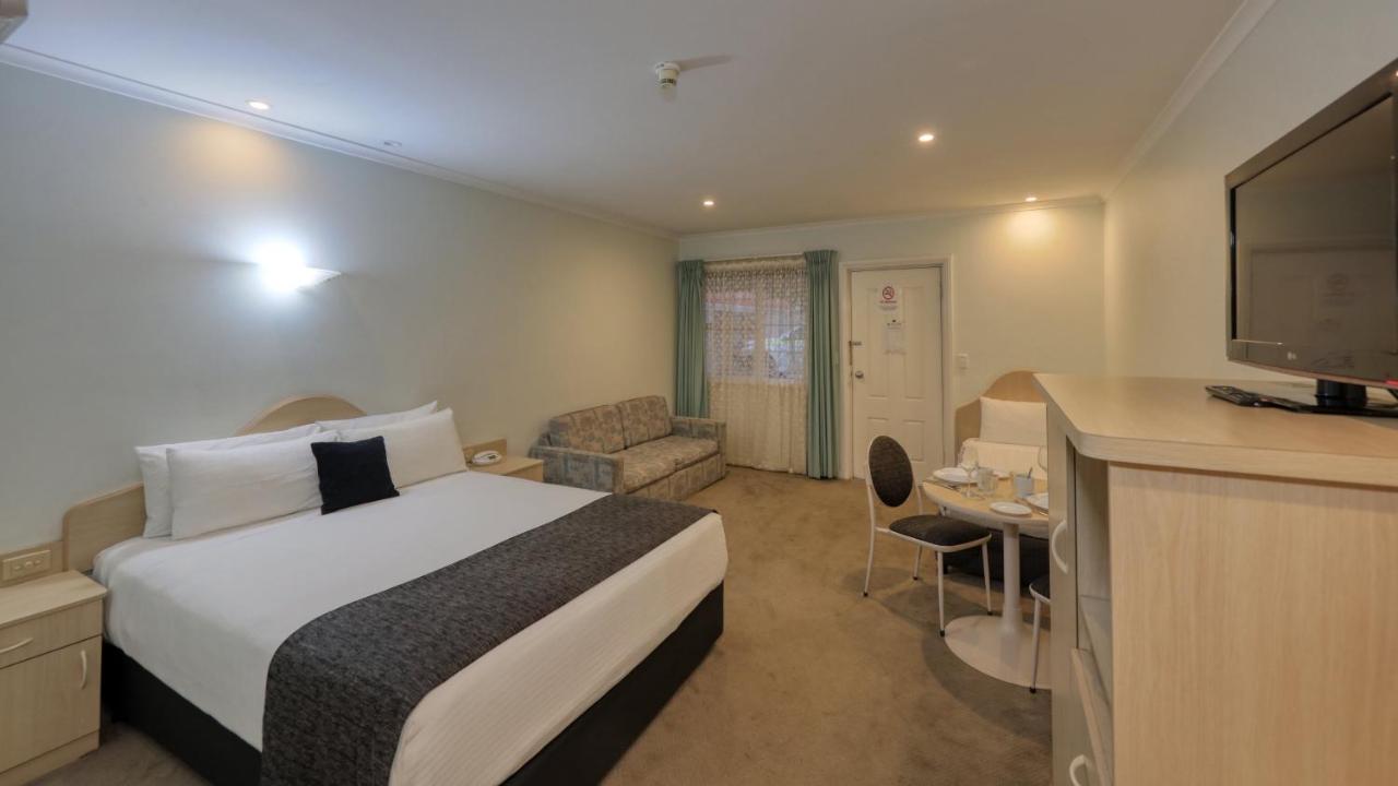 Charles Rasp Motor Inn & Cottages Broken Hill Buitenkant foto