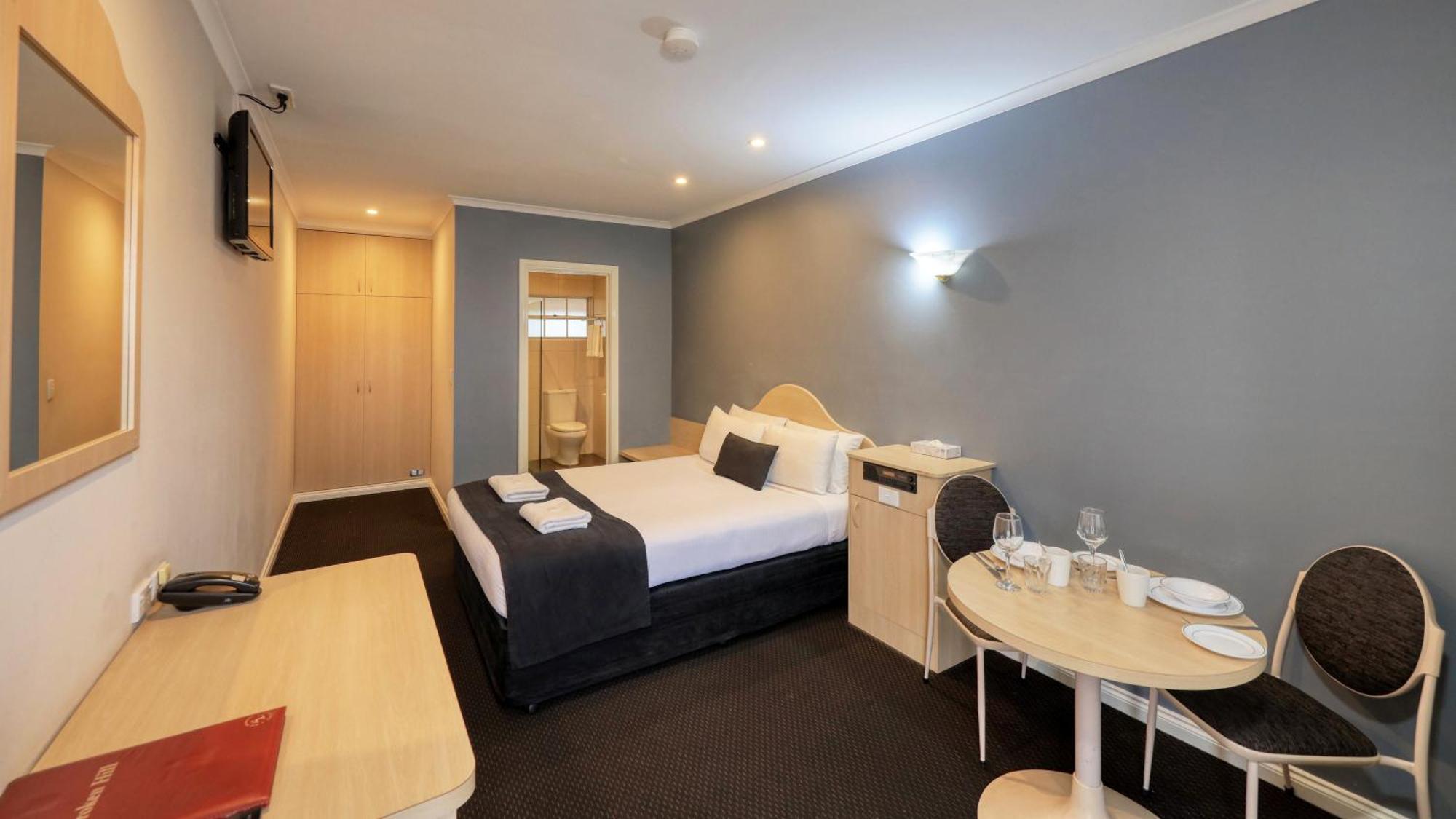 Charles Rasp Motor Inn & Cottages Broken Hill Buitenkant foto