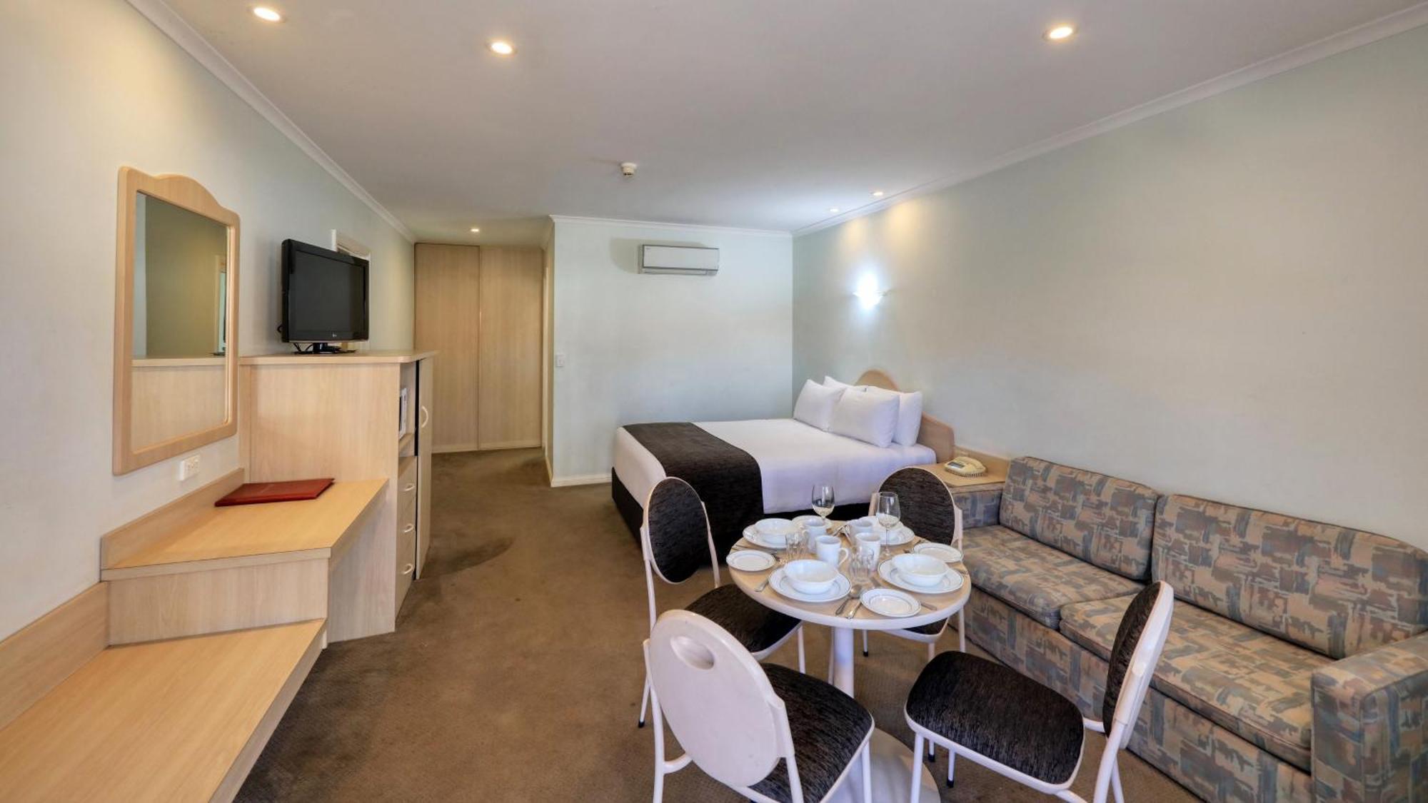 Charles Rasp Motor Inn & Cottages Broken Hill Buitenkant foto