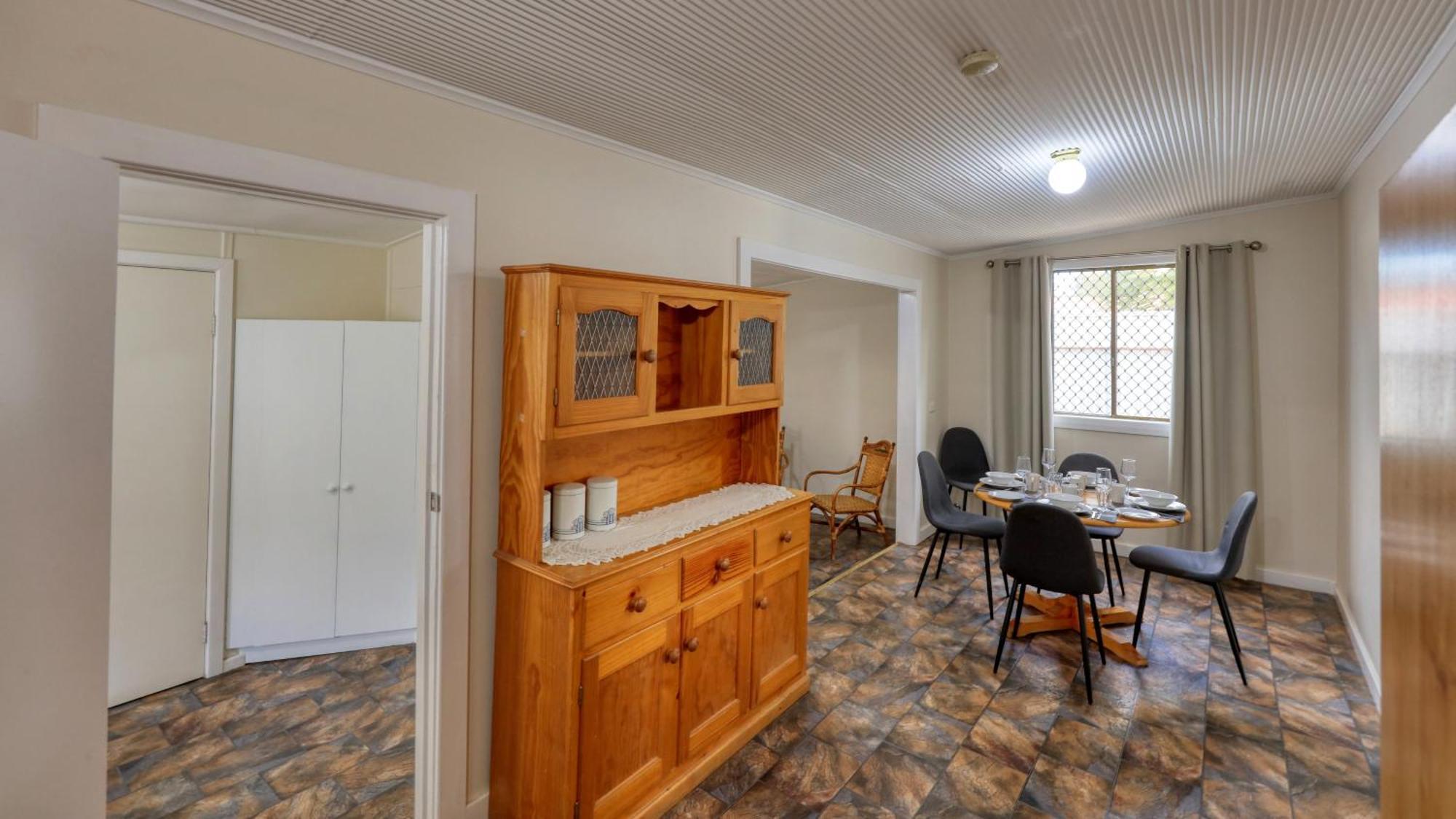Charles Rasp Motor Inn & Cottages Broken Hill Buitenkant foto
