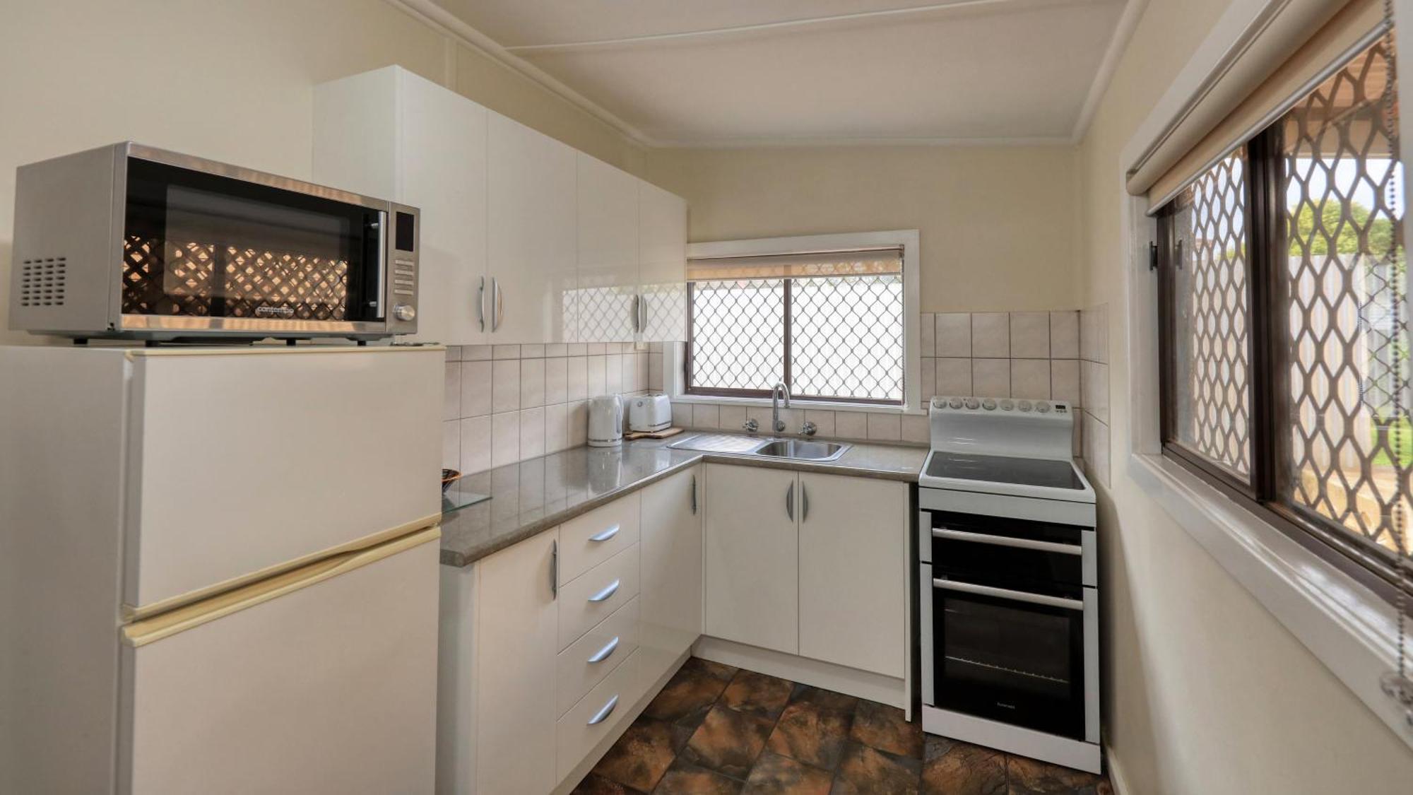 Charles Rasp Motor Inn & Cottages Broken Hill Buitenkant foto