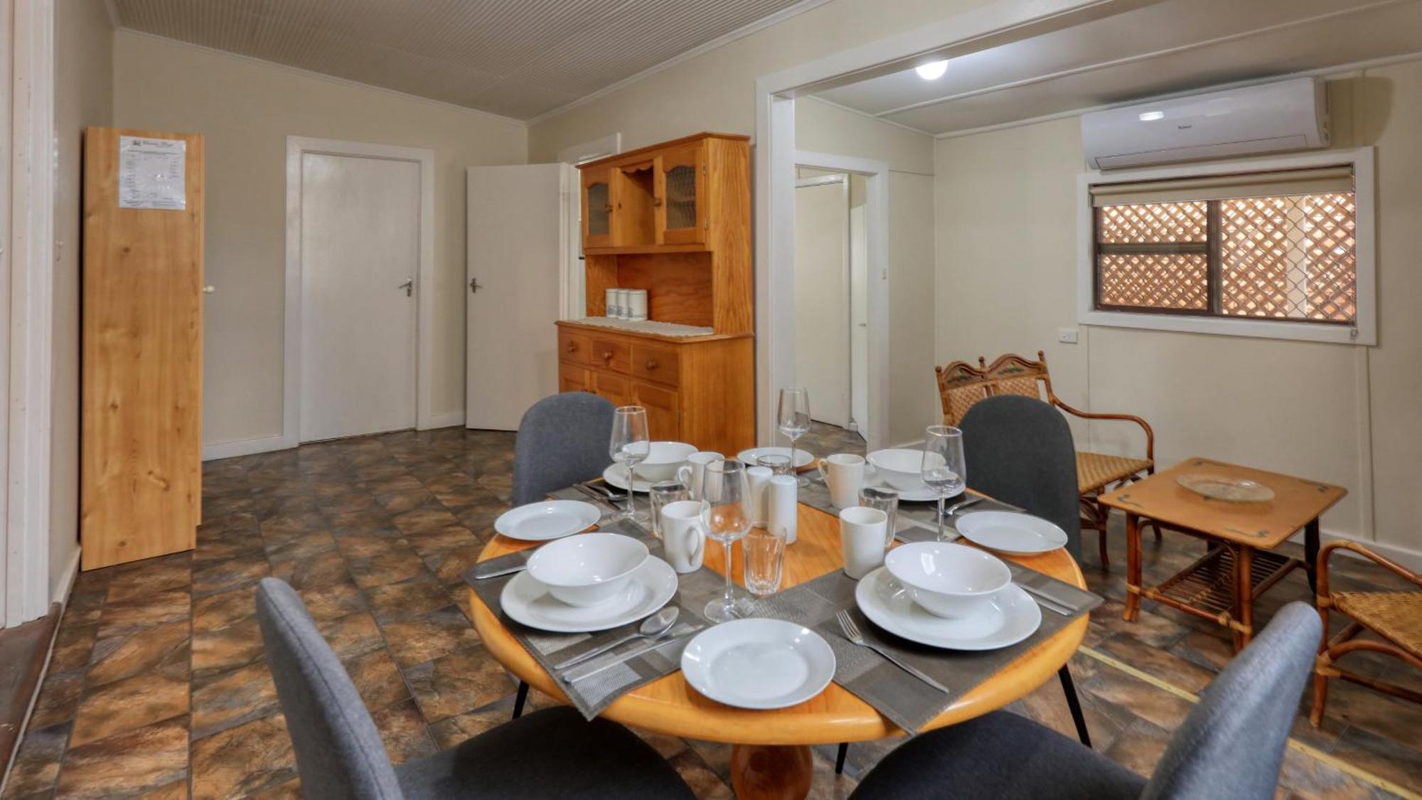 Charles Rasp Motor Inn & Cottages Broken Hill Buitenkant foto