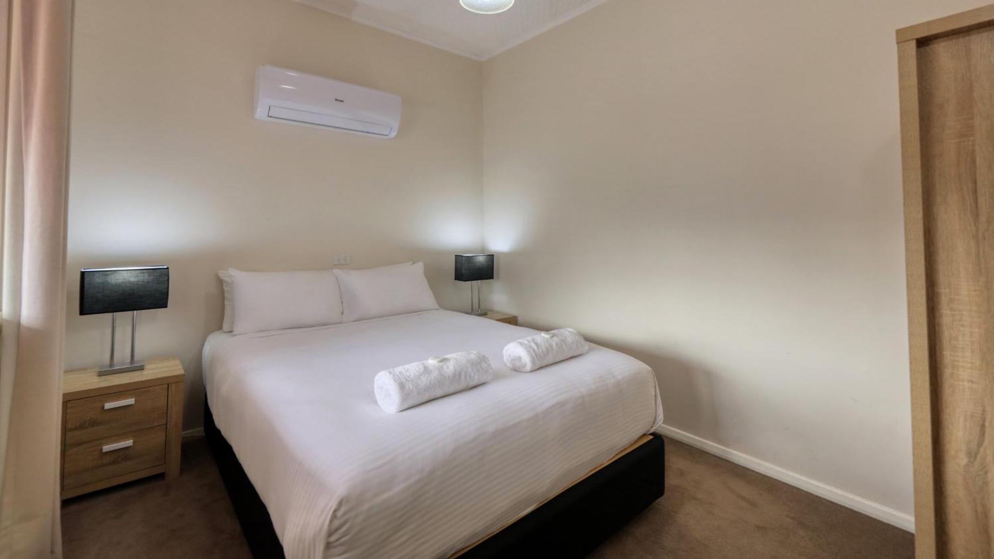 Charles Rasp Motor Inn & Cottages Broken Hill Buitenkant foto