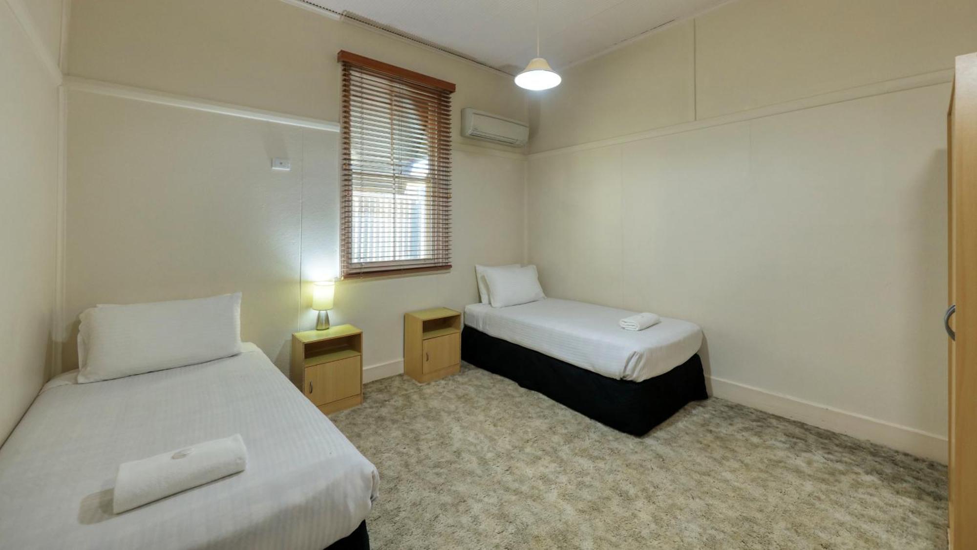 Charles Rasp Motor Inn & Cottages Broken Hill Buitenkant foto