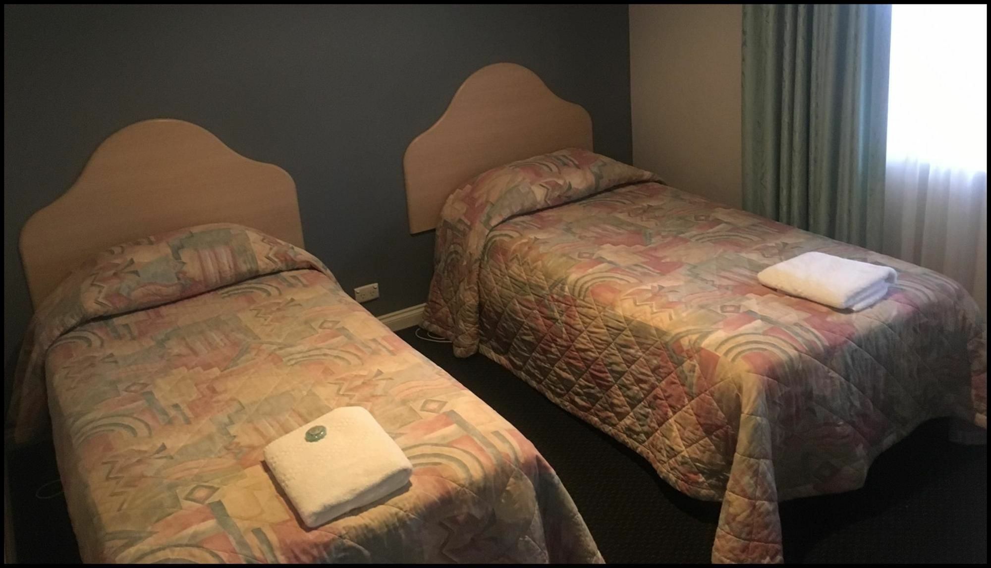 Charles Rasp Motor Inn & Cottages Broken Hill Buitenkant foto