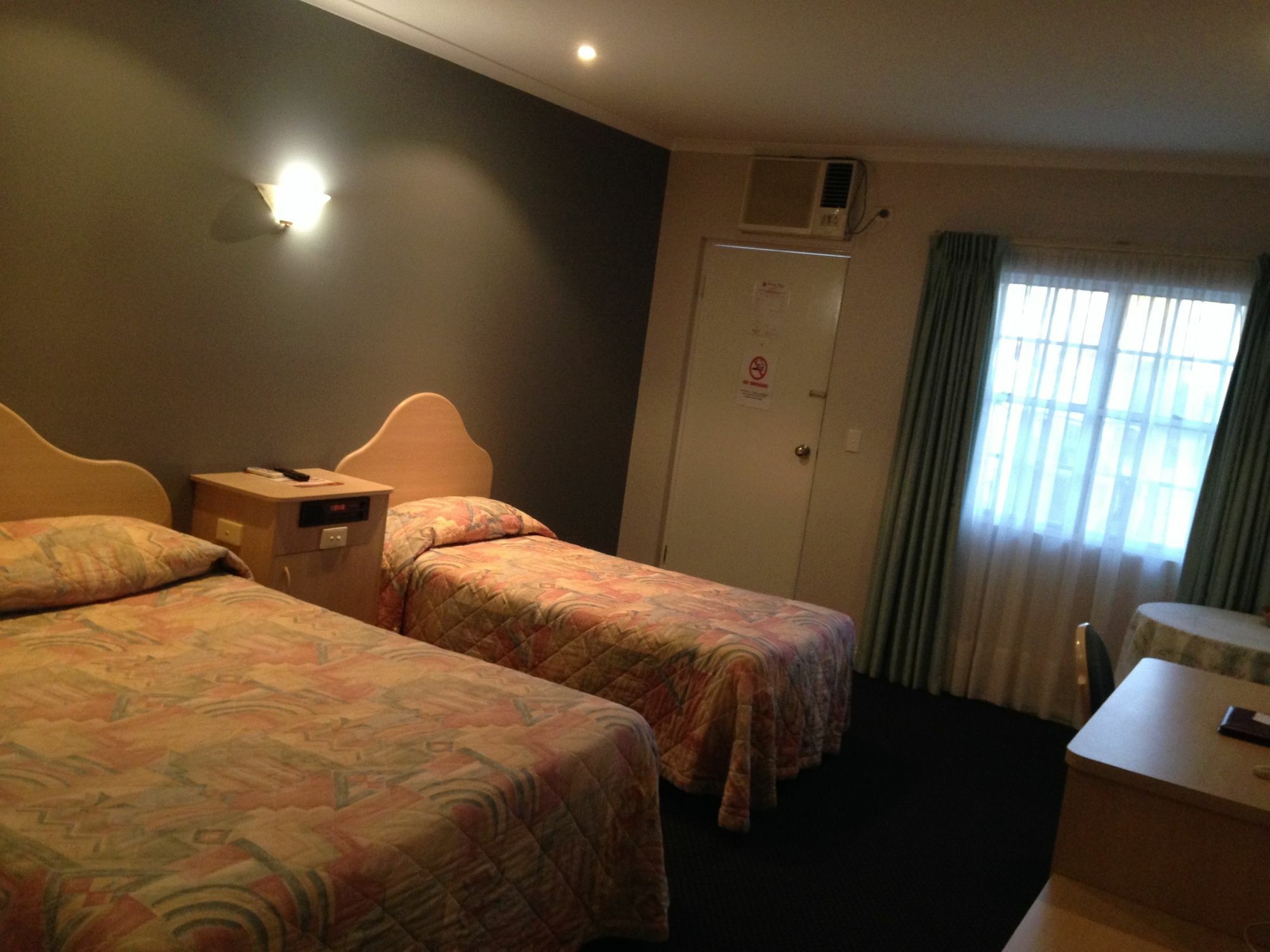 Charles Rasp Motor Inn & Cottages Broken Hill Buitenkant foto