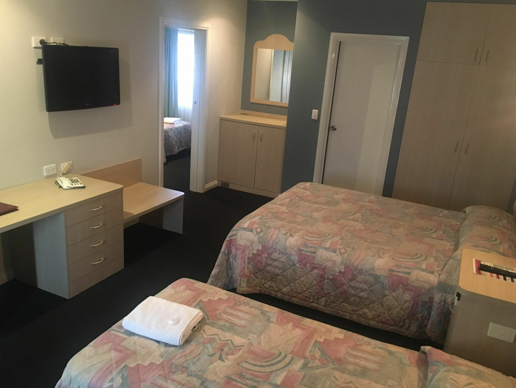 Charles Rasp Motor Inn & Cottages Broken Hill Buitenkant foto